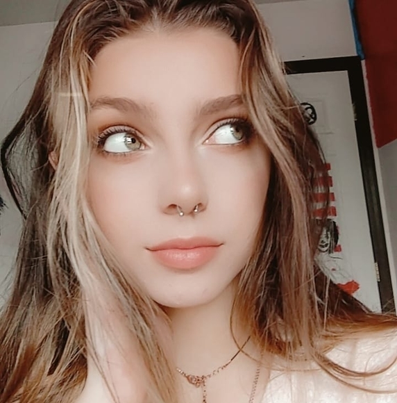 ainsleyainsley